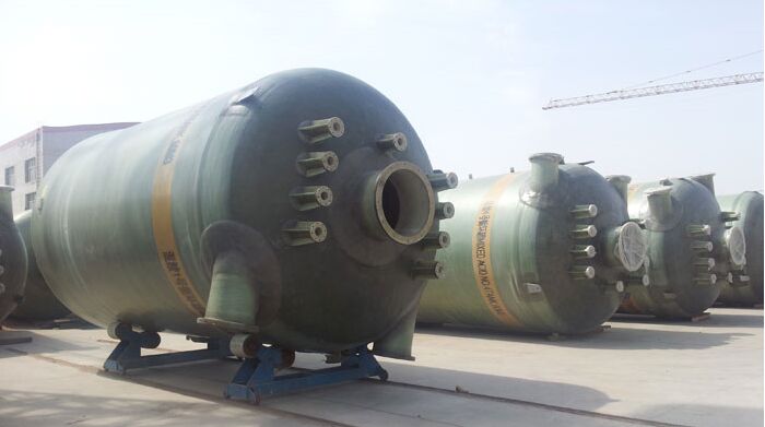 玻璃鋼臥式儲罐施工現(xiàn)場